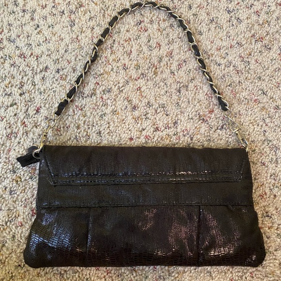 Black Purse Shiny Double Button Closure Silver Chain - Picture 6 of 8